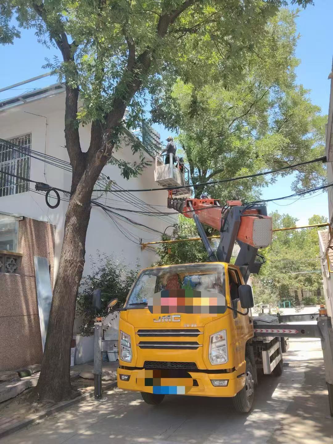 无锡市高空作业车能吊装重物吗？最大承载多少公斤？