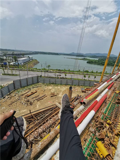 无锡市作业中发生设备损坏或人员意外，责任怎么划分？